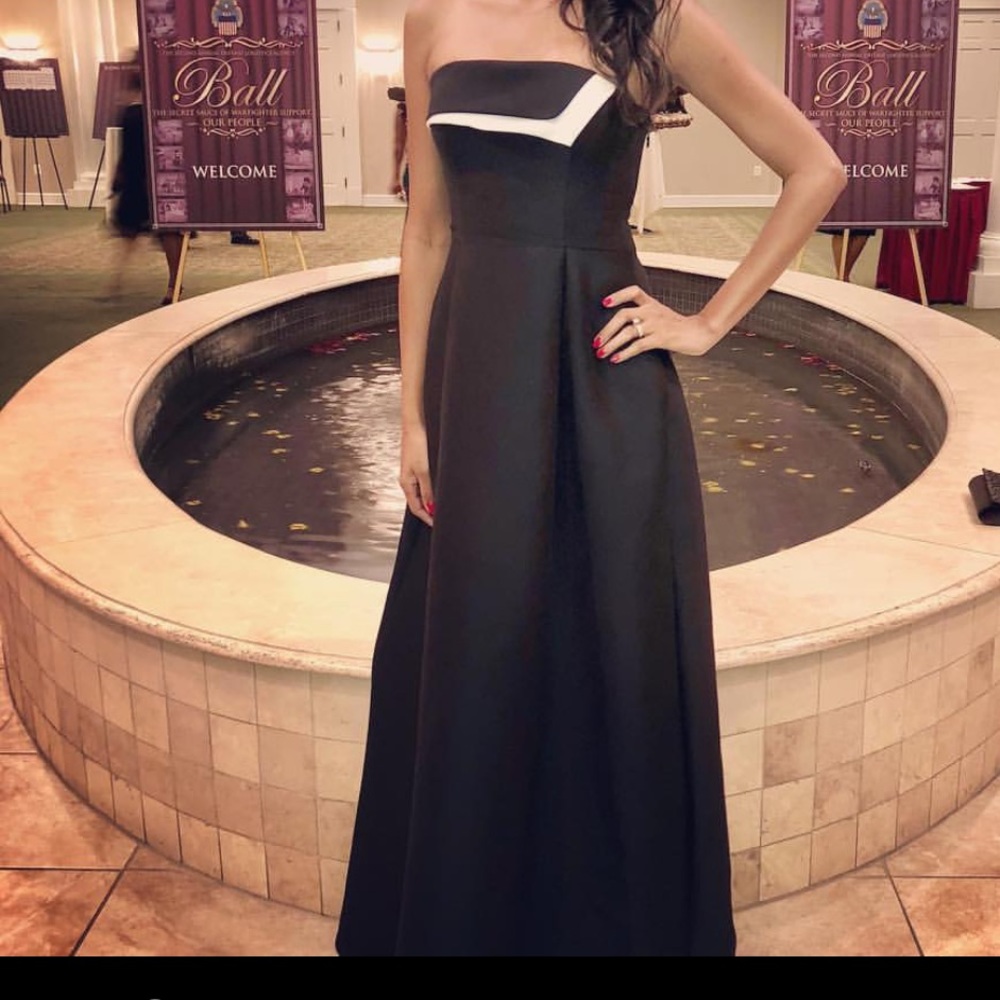 Halston Heritage Formal Gown, size 0, worn once, black/white